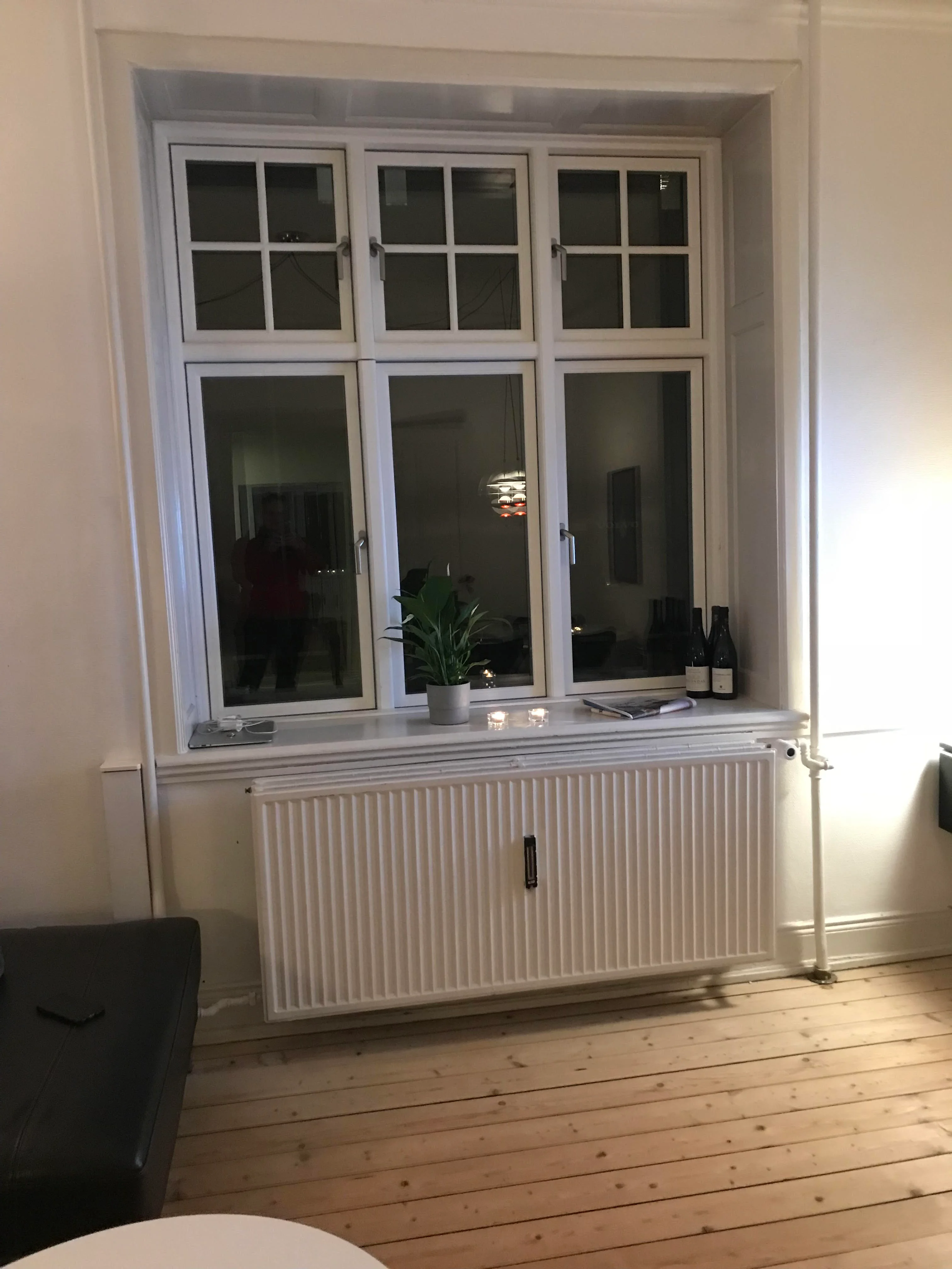 Restaurerede vinduer i lejlighedsrenovering, Ågade — Yderskov Arkitekter